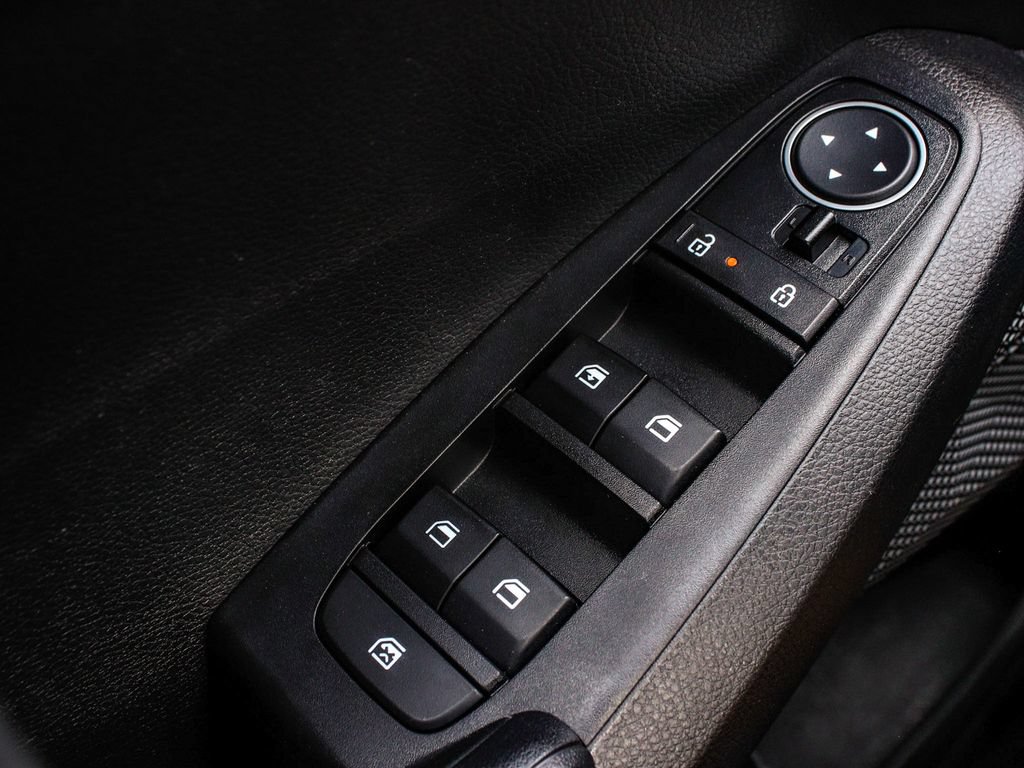 Used 2025 Kia Seltos LX AWD/4WD image 10