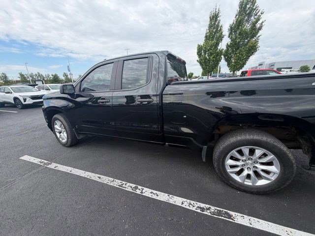 Used 2019 Chevrolet Silverado 1500 Custom w/ Custom Convenience Package AWD/4WD image 14
