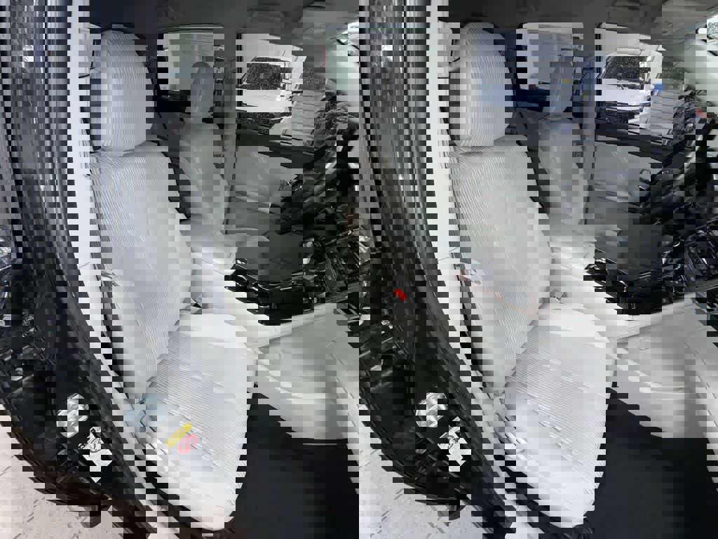 Used 2012 Toyota Venza LE w/ LE Convenience Pkg image 16