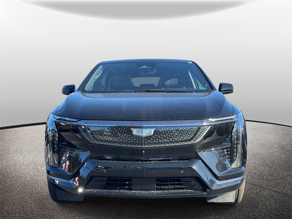 New 2025 Cadillac Optiq Sport 2 w/ LPO, ONYX Package image 6
