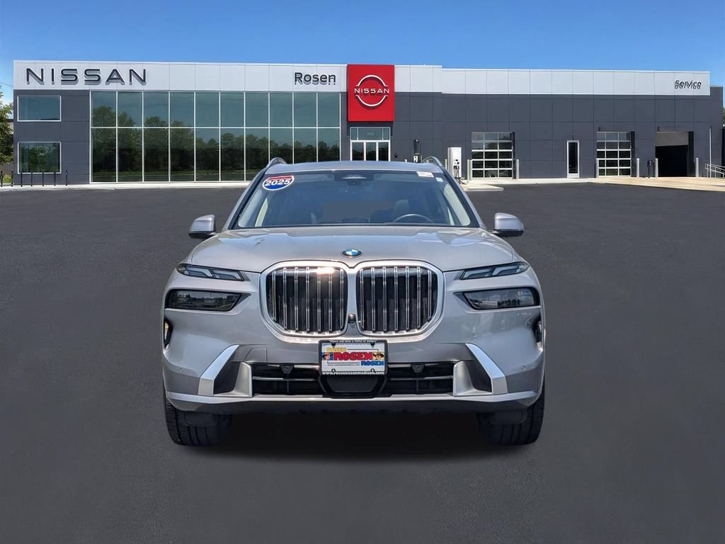 Used 2025 BMW X7 xDrive40i w/ Premium Package AWD/4WD image 8