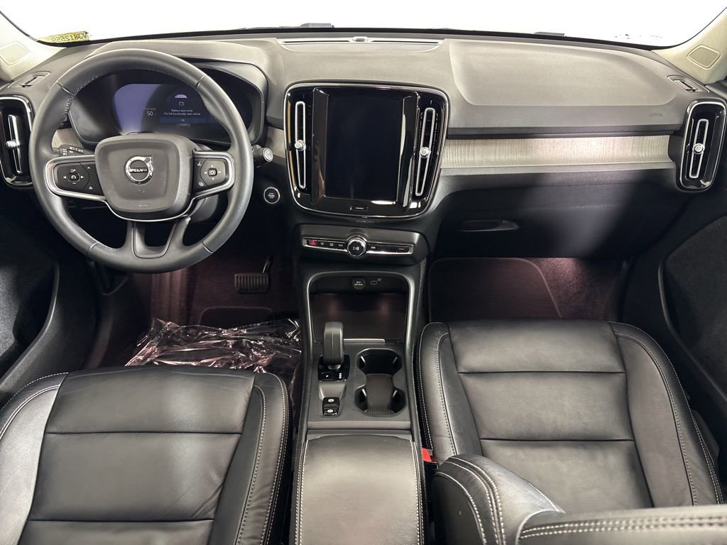 Used 2023 Volvo XC40 B5 Core w/ Protection Package Premier image 12