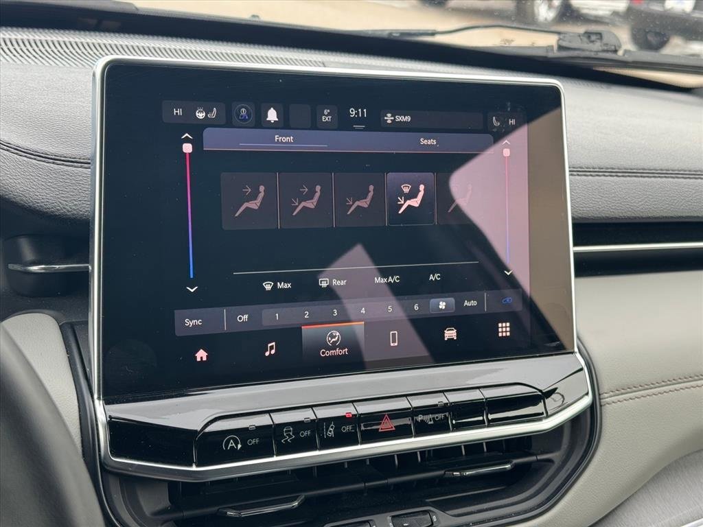 Used 2023 Jeep Compass Limited image 24