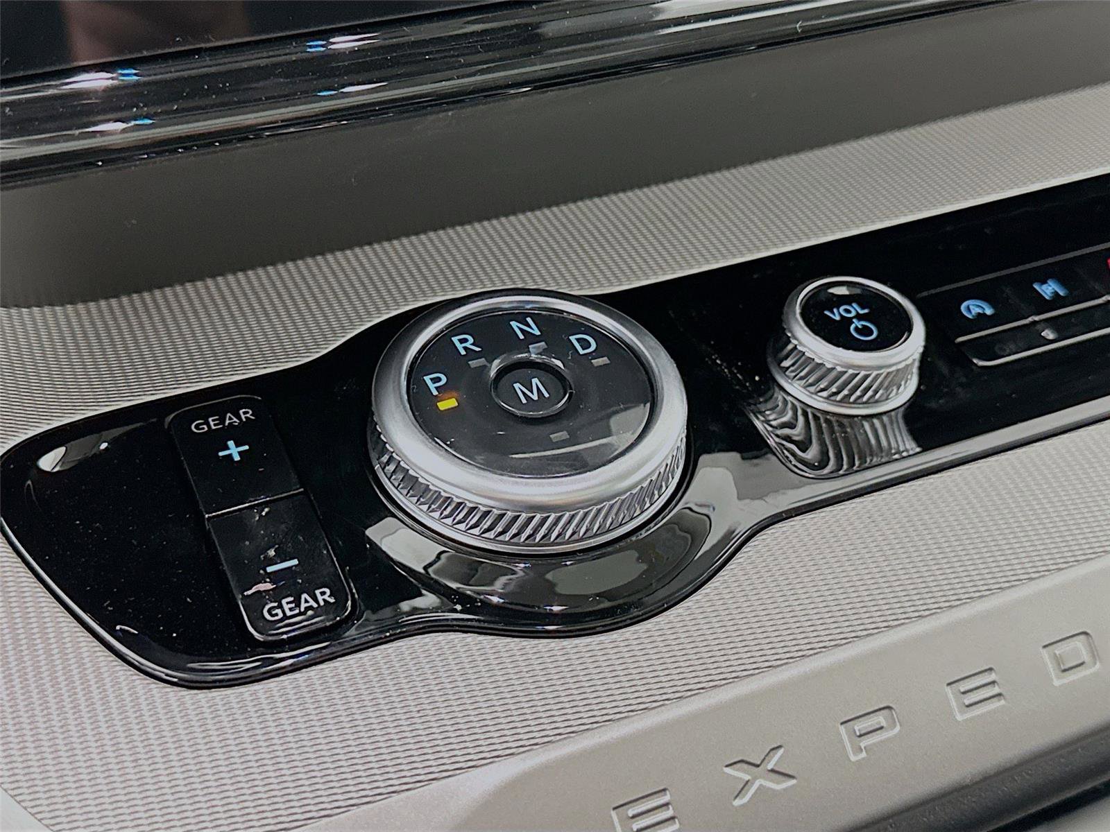 New 2026 Ford Expedition Active image 19