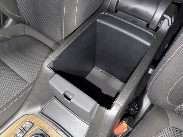 Used 2023 GMC Acadia SLE w/ Driver Convenience Package image 21