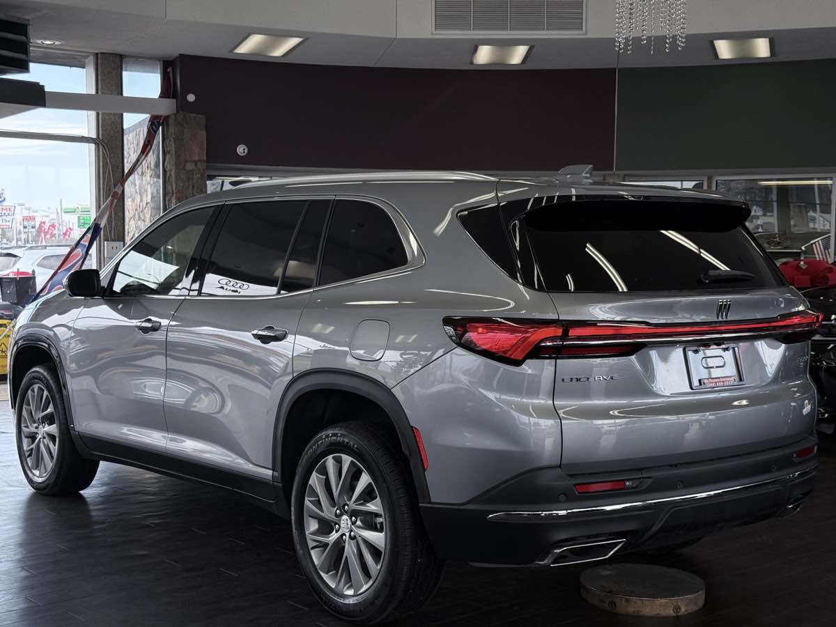 Used 2026 Buick Enclave Preferred FWD image 10