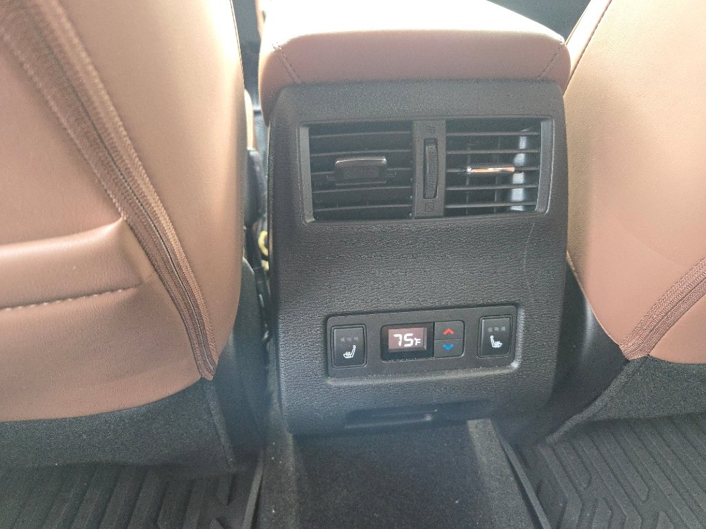 Used 2025 Mitsubishi Outlander SEL image 17