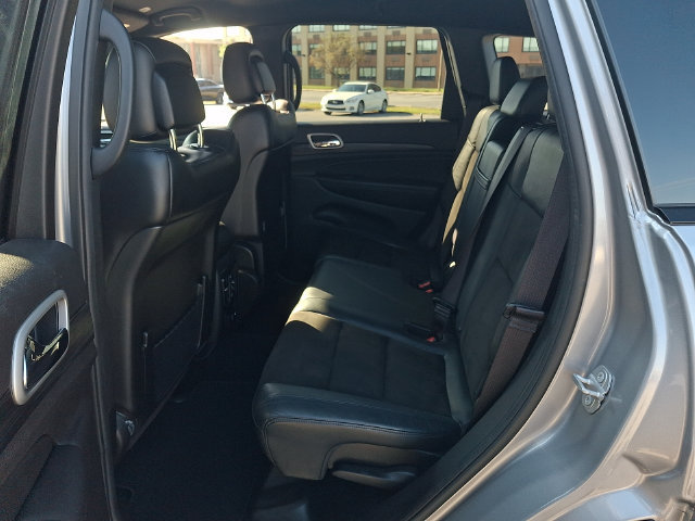Used 2020 Jeep Grand Cherokee Altitude AWD/4WD image 10