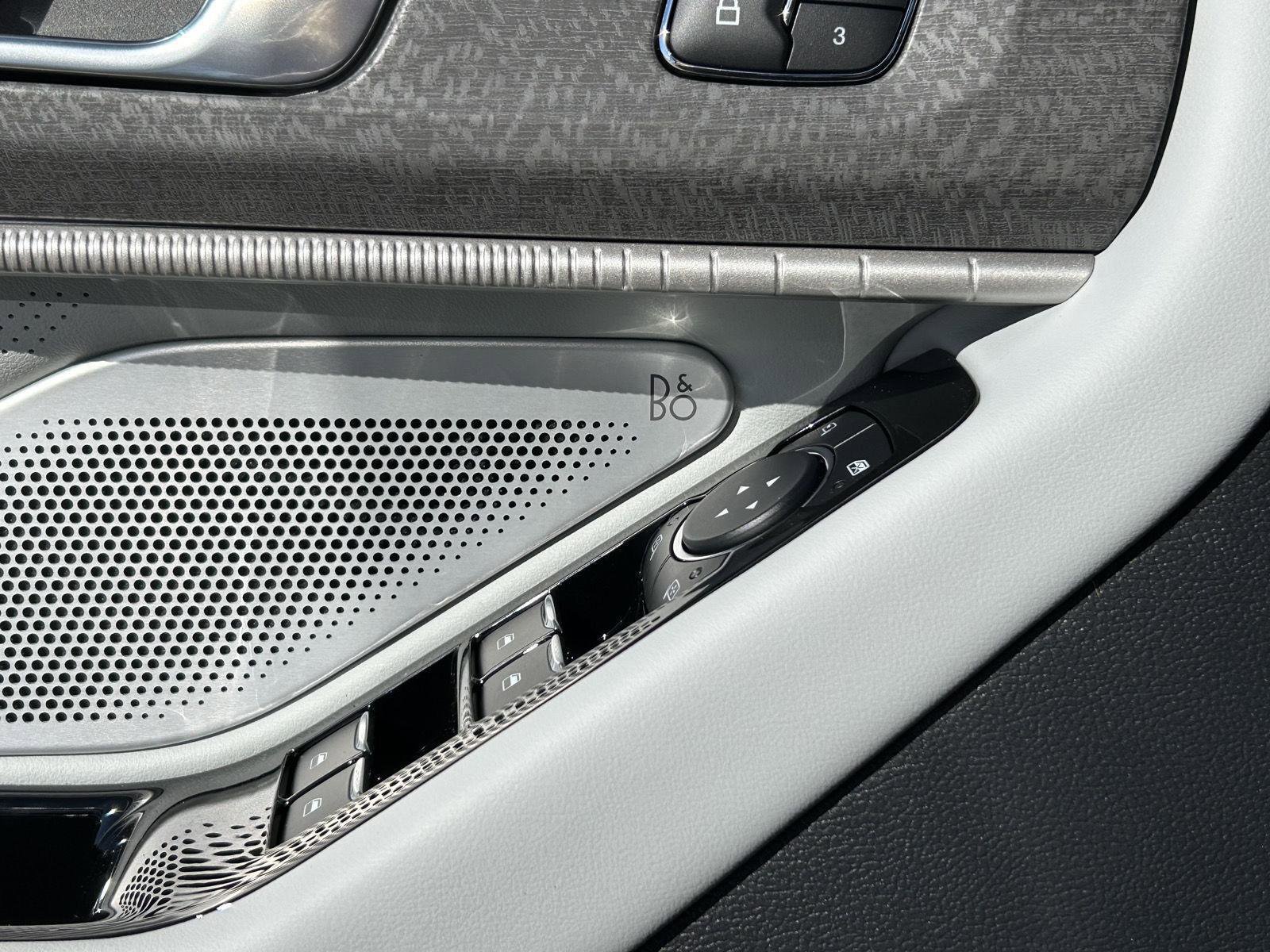 New 2026 Ford Explorer Platinum w/ LUX Leather Package image 4