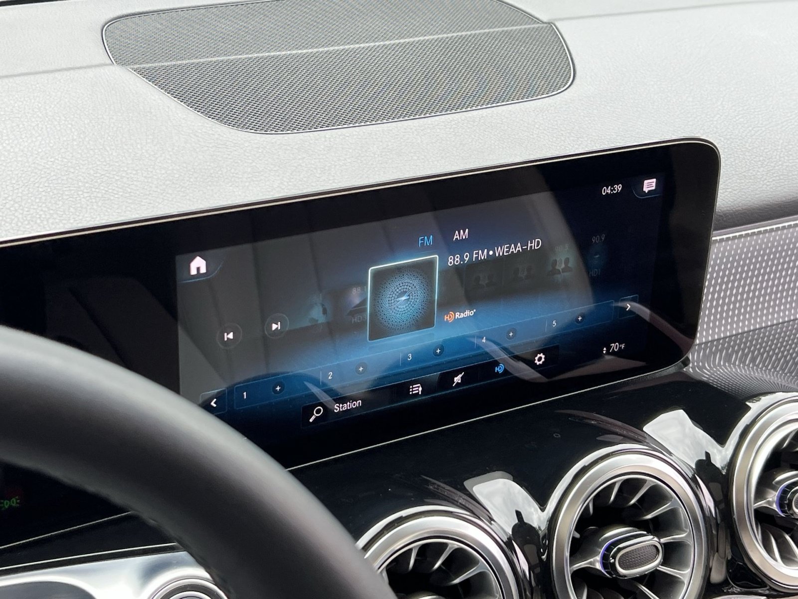 Used 2022 Mercedes-Benz GLB 250 image 23