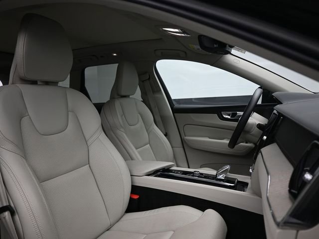Used 2022 Volvo XC60 B5 Inscription w/ Climate Package image 35