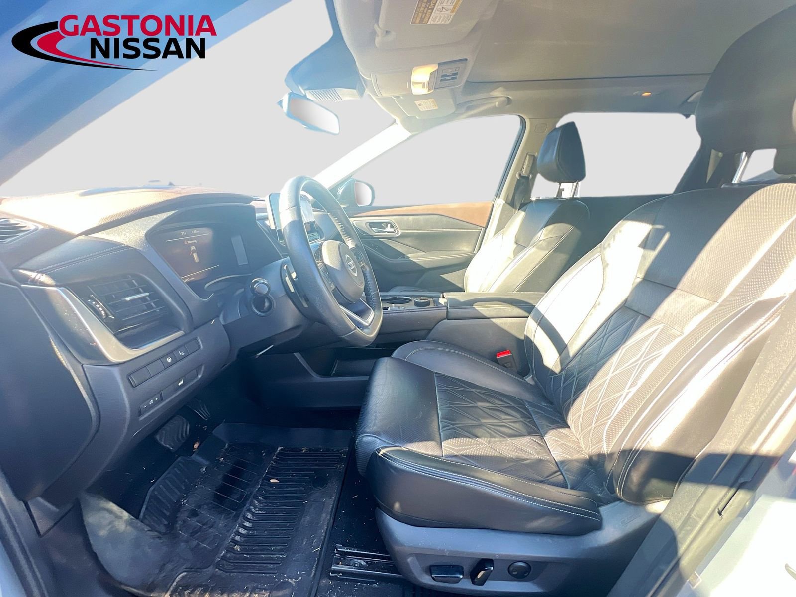 Used 2021 Nissan Rogue Platinum image 27