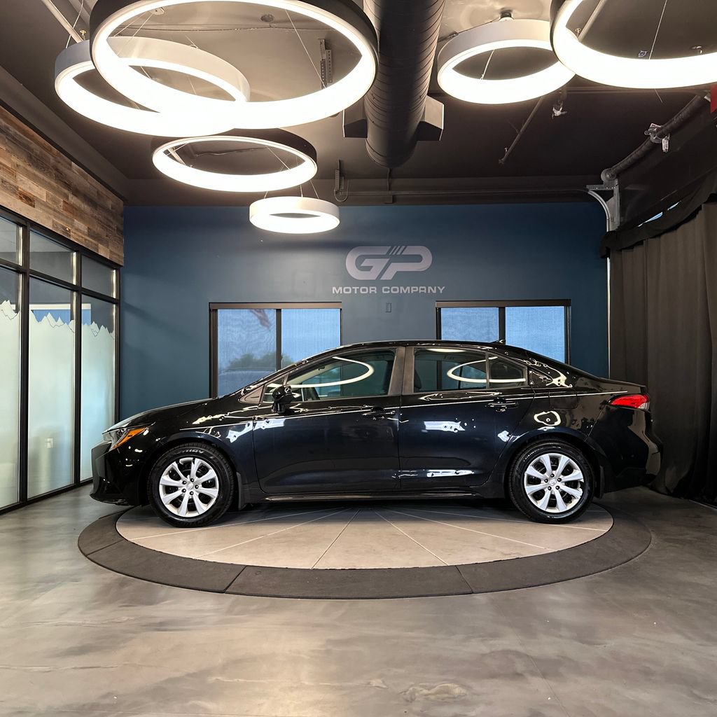 Used 2020 Toyota Corolla SE FWD image 6
