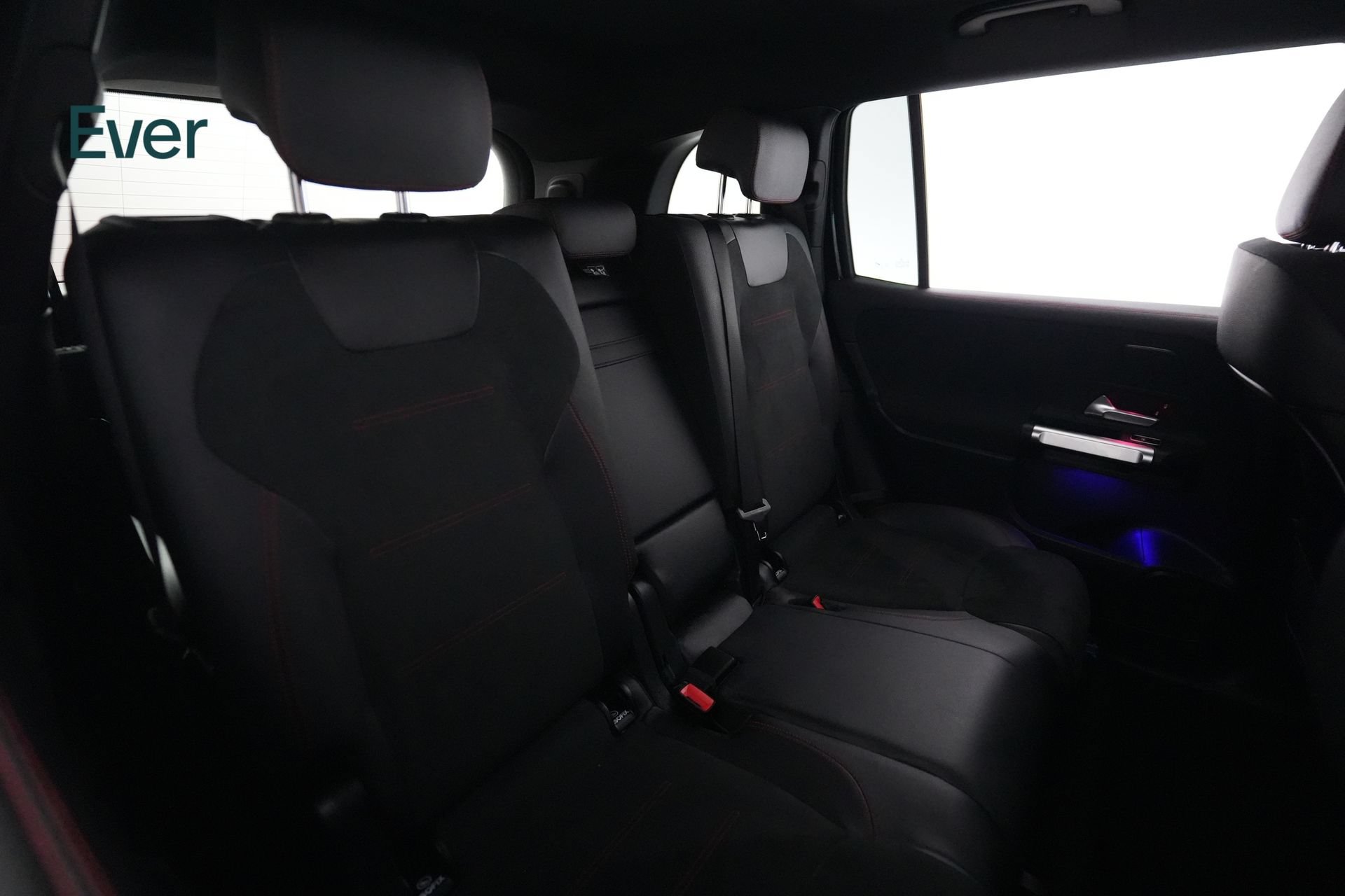Used 2023 Mercedes-Benz EQB 350 4MATIC SUV image 5