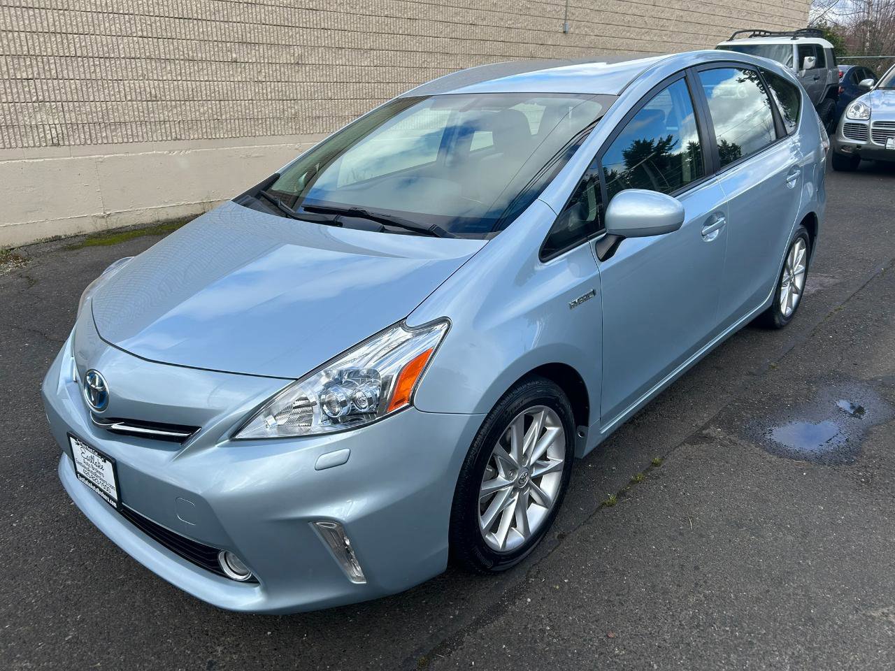 Used 2012 Toyota Prius V Five image 2