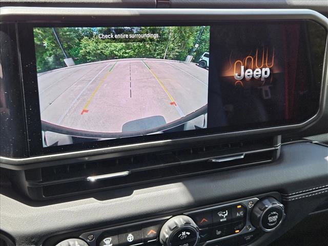 Used 2024 Jeep Wrangler Unlimited Sahara AWD/4WD image 12