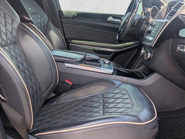 Used 2015 Mercedes-Benz GL 550 4MATIC image 13