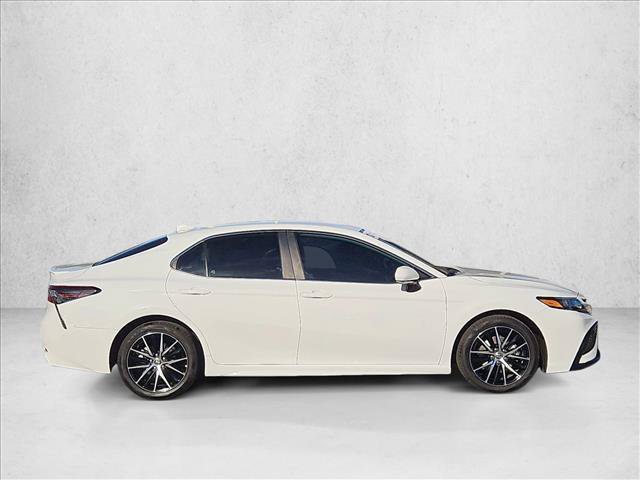 Certified 2022 Toyota Camry SE w/ Carpet Mat Package (TMS) FWD image 4