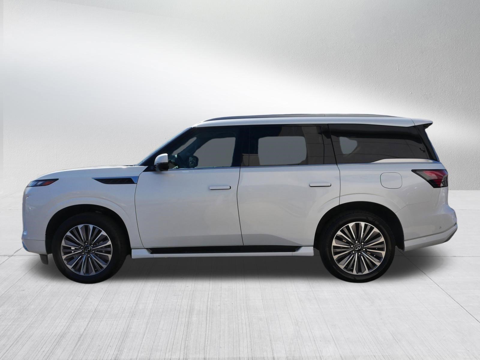 Certified 2025 INFINITI QX80 Luxe image 4