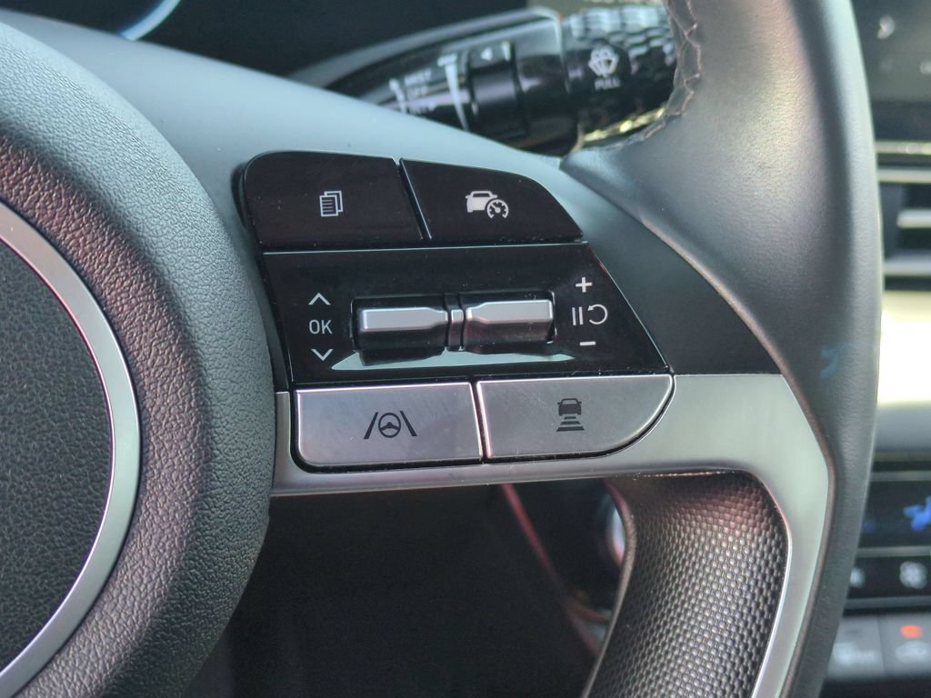 Used 2025 Hyundai Elantra SEL FWD image 22