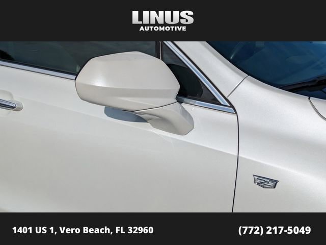 Used 2023 Cadillac XT4 Luxury w/ Cold Weather Package image 12