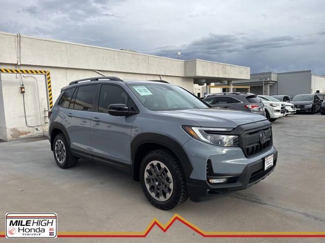 Certified 2025 Honda Passport TrailSport image 1