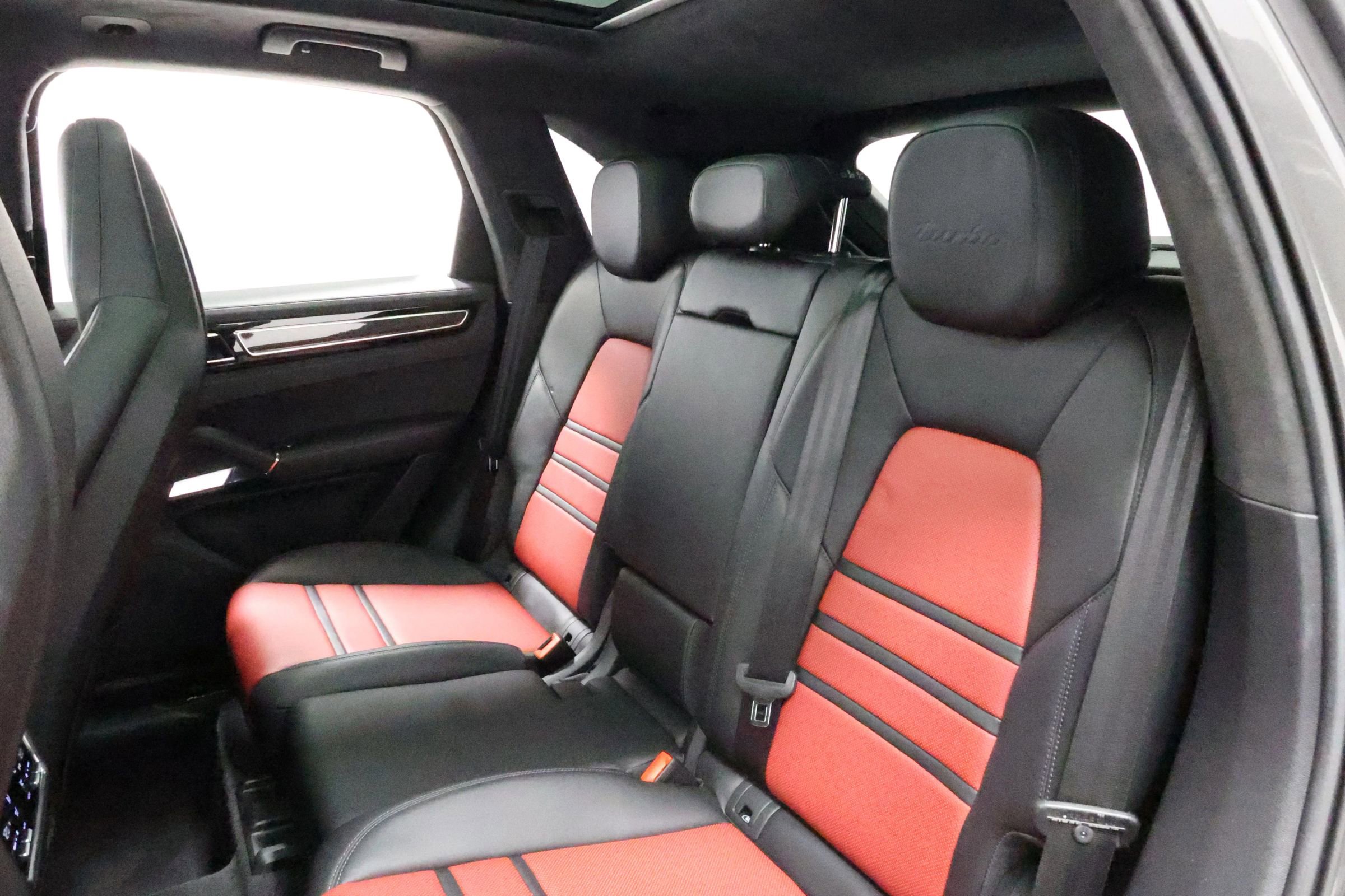 Used 2020 Porsche Cayenne Turbo image 46