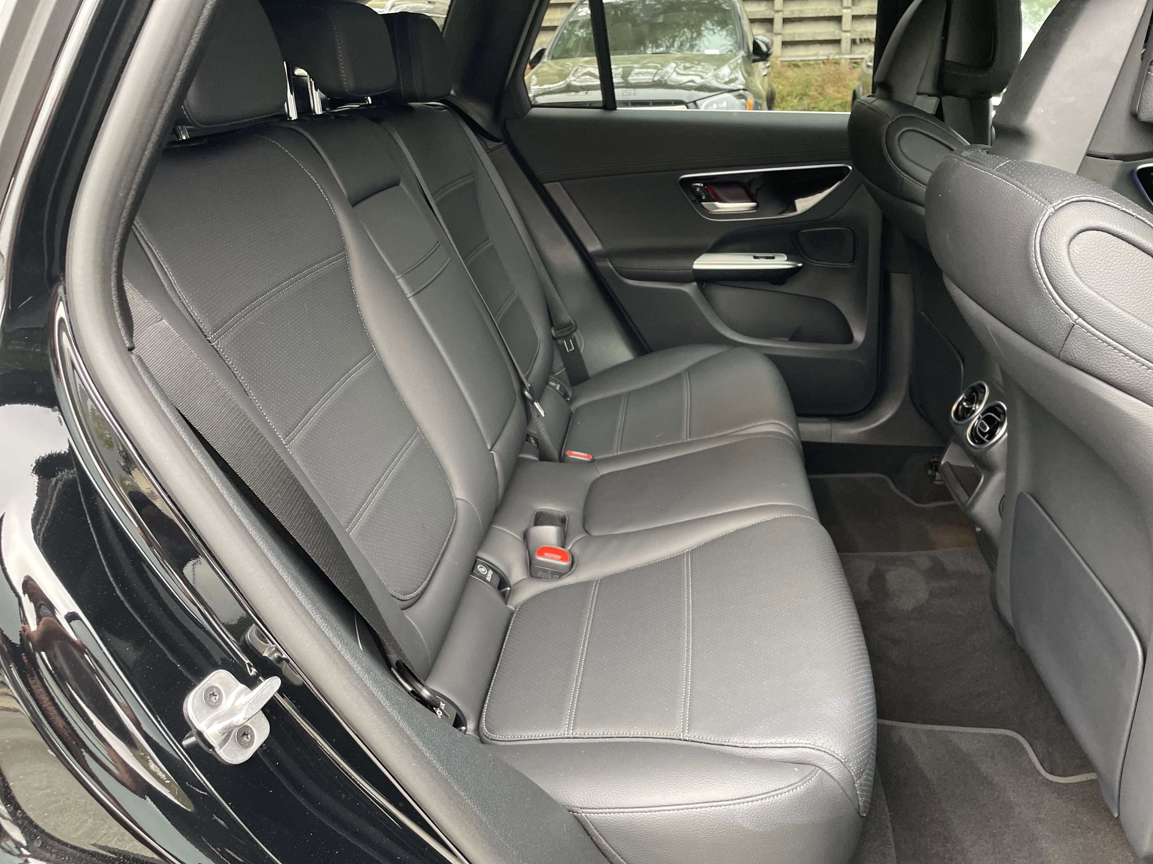 Certified 2025 Mercedes-Benz GLC 300 4MATIC image 44