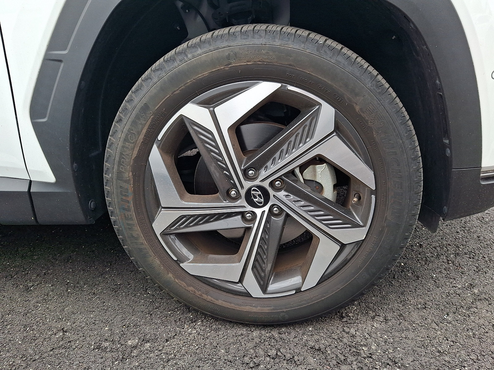 Certified 2024 Hyundai Tucson Limited AWD/4WD image 4