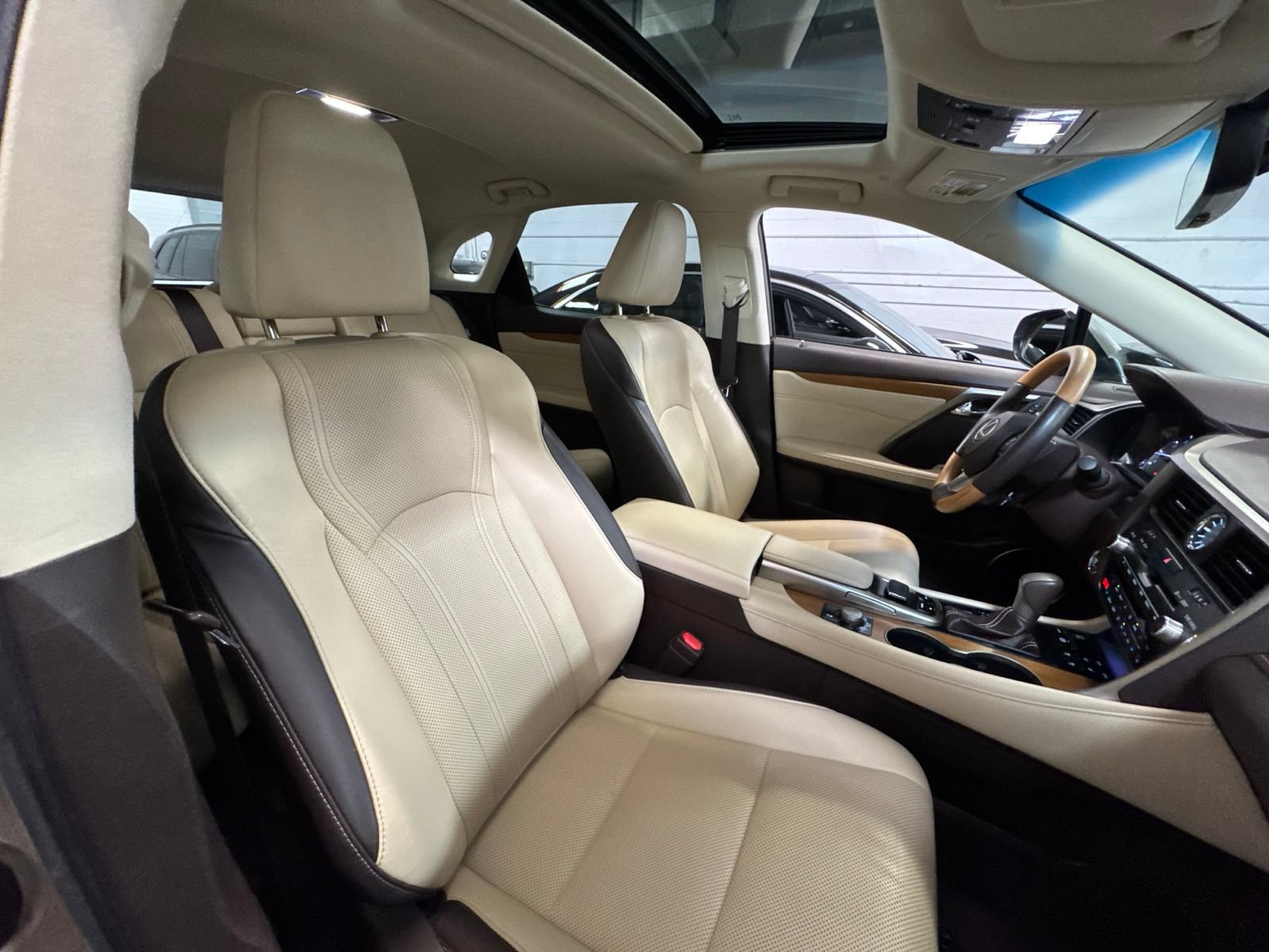 Used 2018 Lexus RX 350 FWD w/ Premium Package image 29