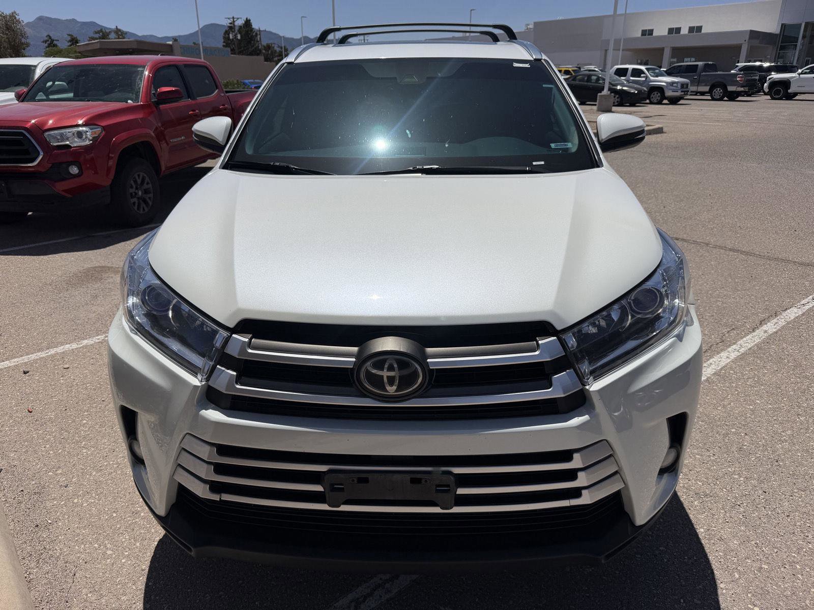 Used 2017 Toyota Highlander Limited AWD/4WD image 8