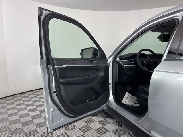 Used 2023 Jeep Grand Cherokee L Limited image 17