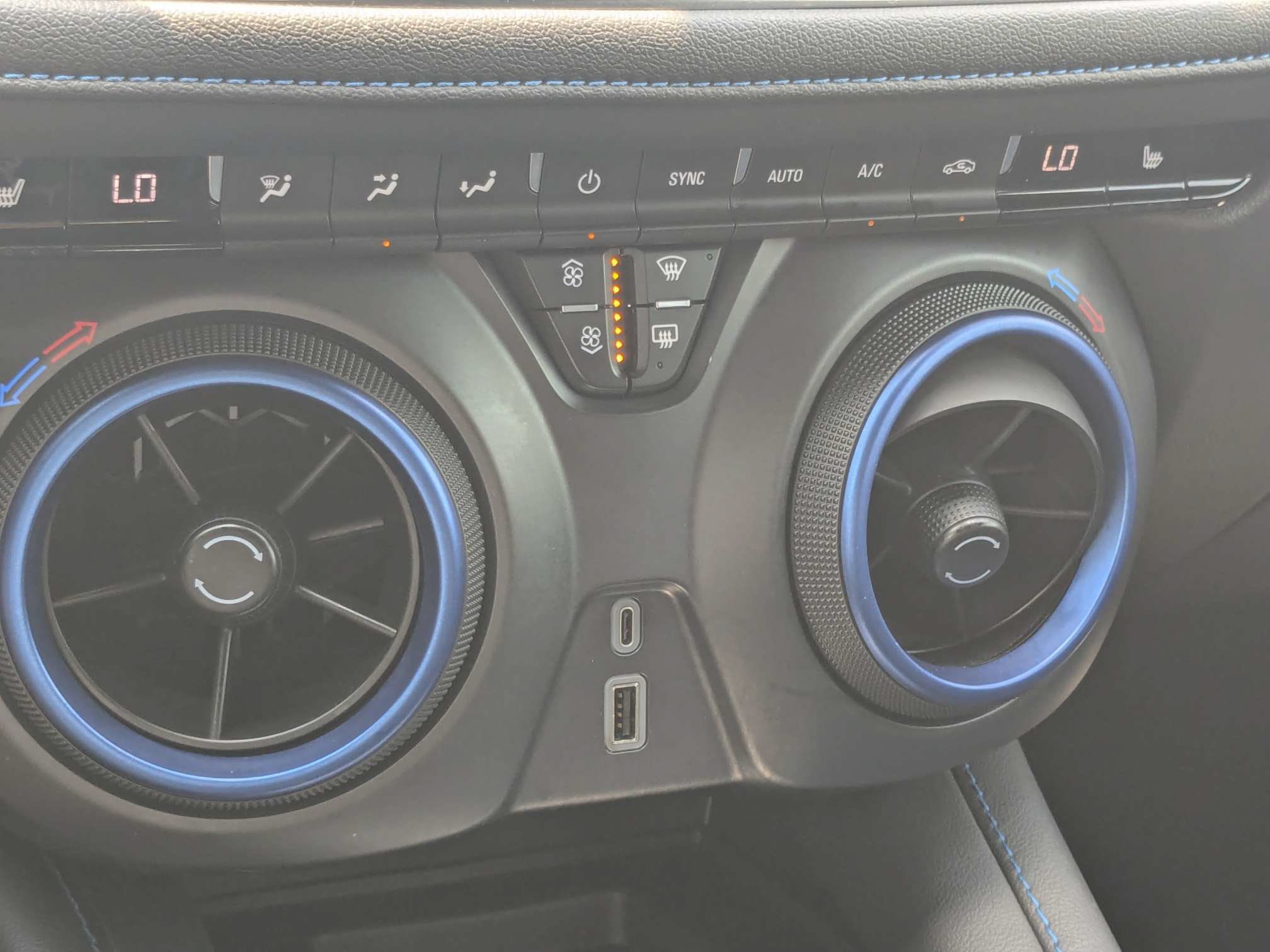 Used 2023 Chevrolet Blazer RS FWD image 30