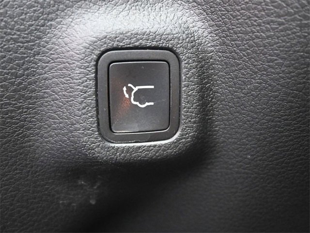 Used 2022 Jeep Compass Latitude w/ Sun and Sound Group image 16