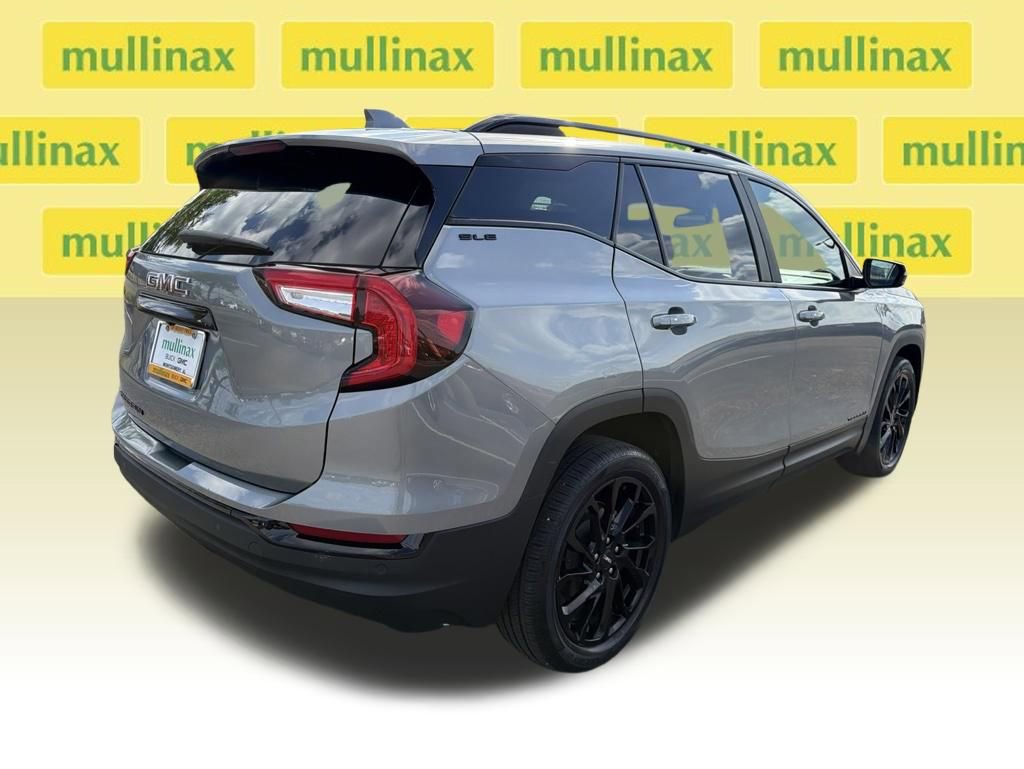 Used 2023 GMC Terrain SLE w/ Driver Convenience Package FWD image 11