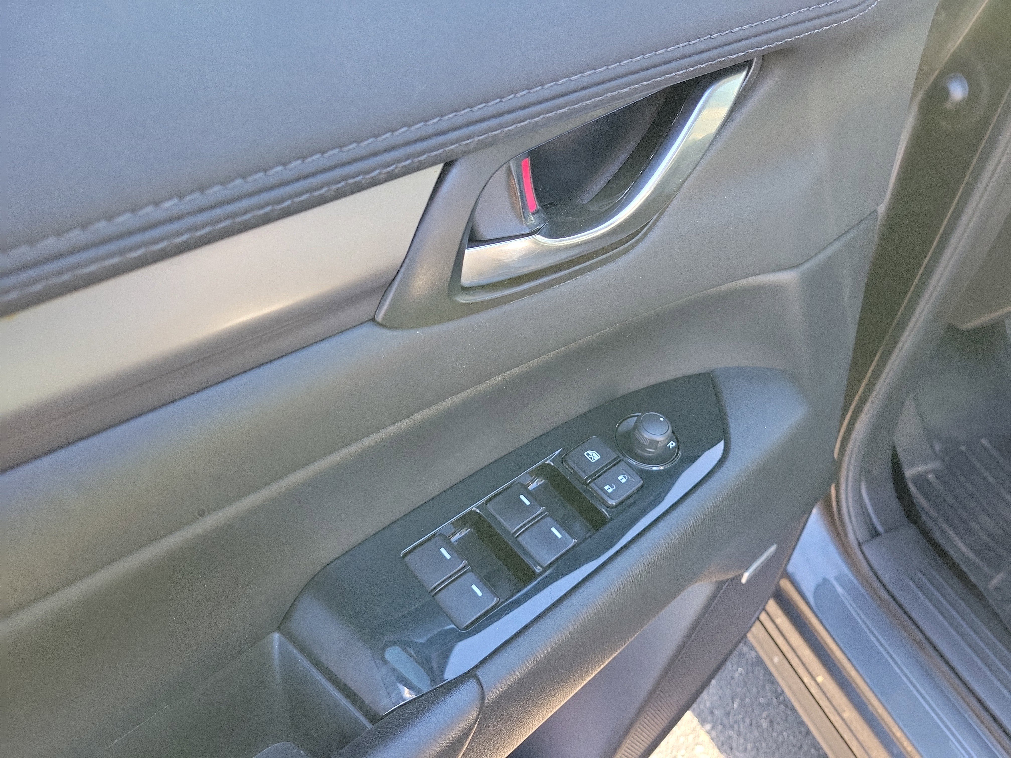 Used 2018 MAZDA CX-5 Touring w/ Preferred Equipment Package image 21