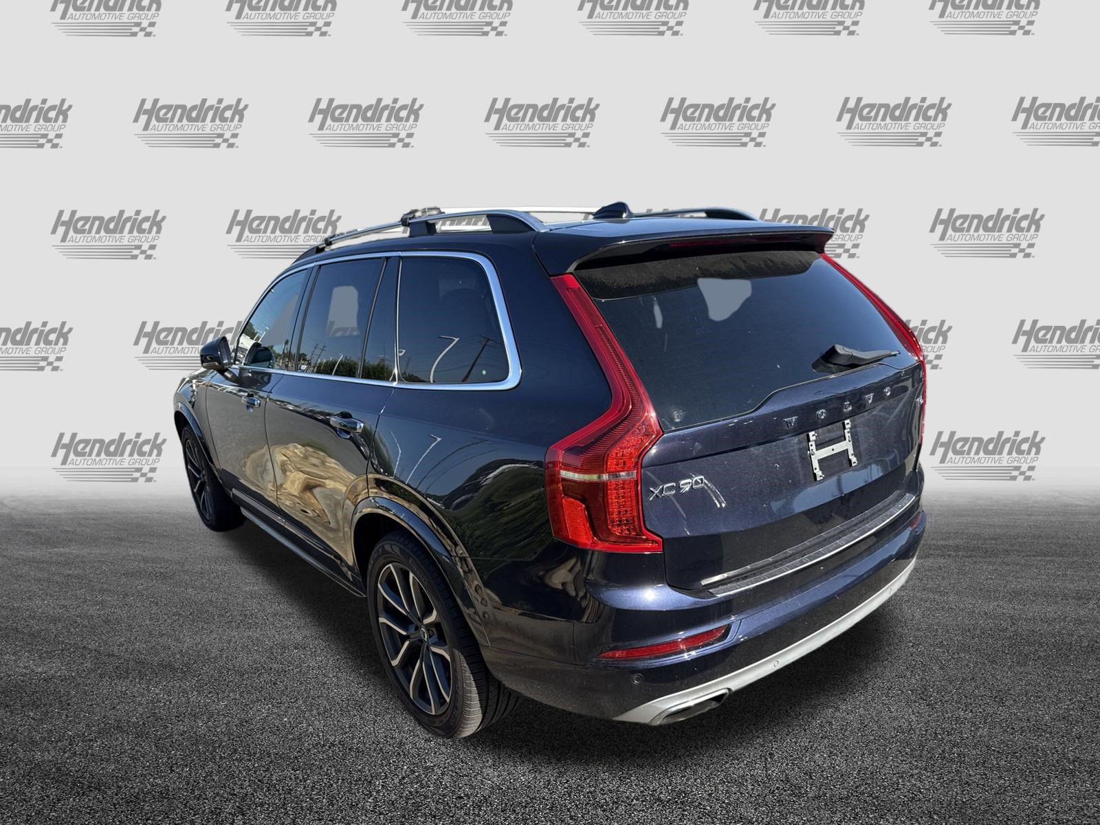 Used 2016 Volvo XC90 T6 Momentum w/ Momentum Plus Package AWD/4WD image 8