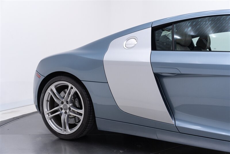 Used 2011 Audi R8 V8 AWD/4WD image 24