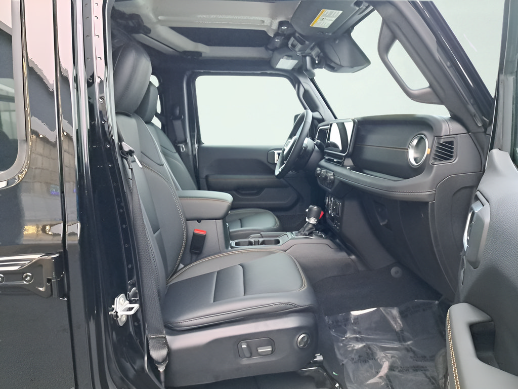 New 2026 Jeep Wrangler Unlimited Sahara AWD/4WD image 16