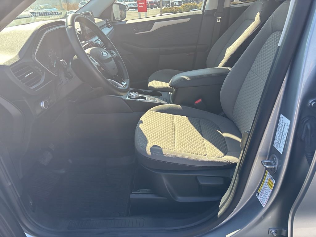 Used 2022 Ford Escape SE w/ Cold Weather Package image 11