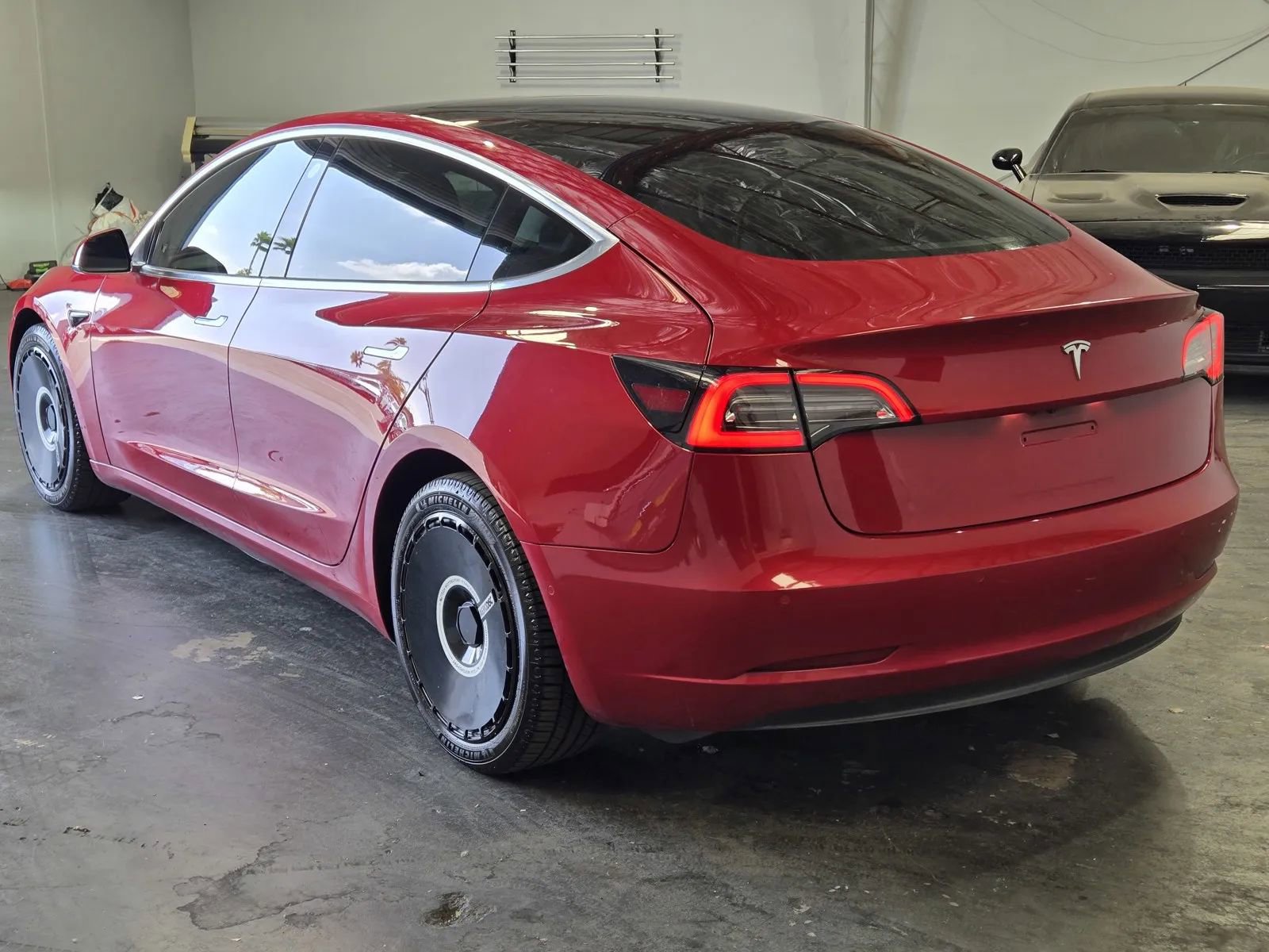 Used 2019 Tesla Model 3 Long Range RWD image 2