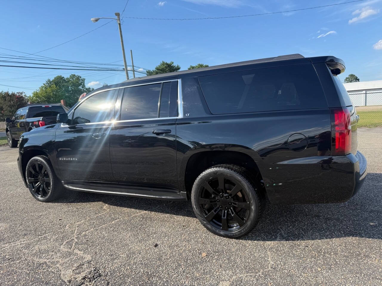 Used 2018 Chevrolet Suburban LT AWD/4WD image 21