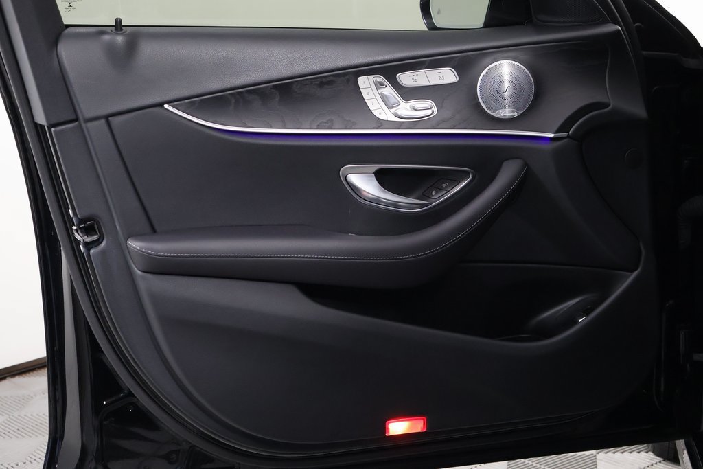 Used 2019 Mercedes-Benz E 300 image 12