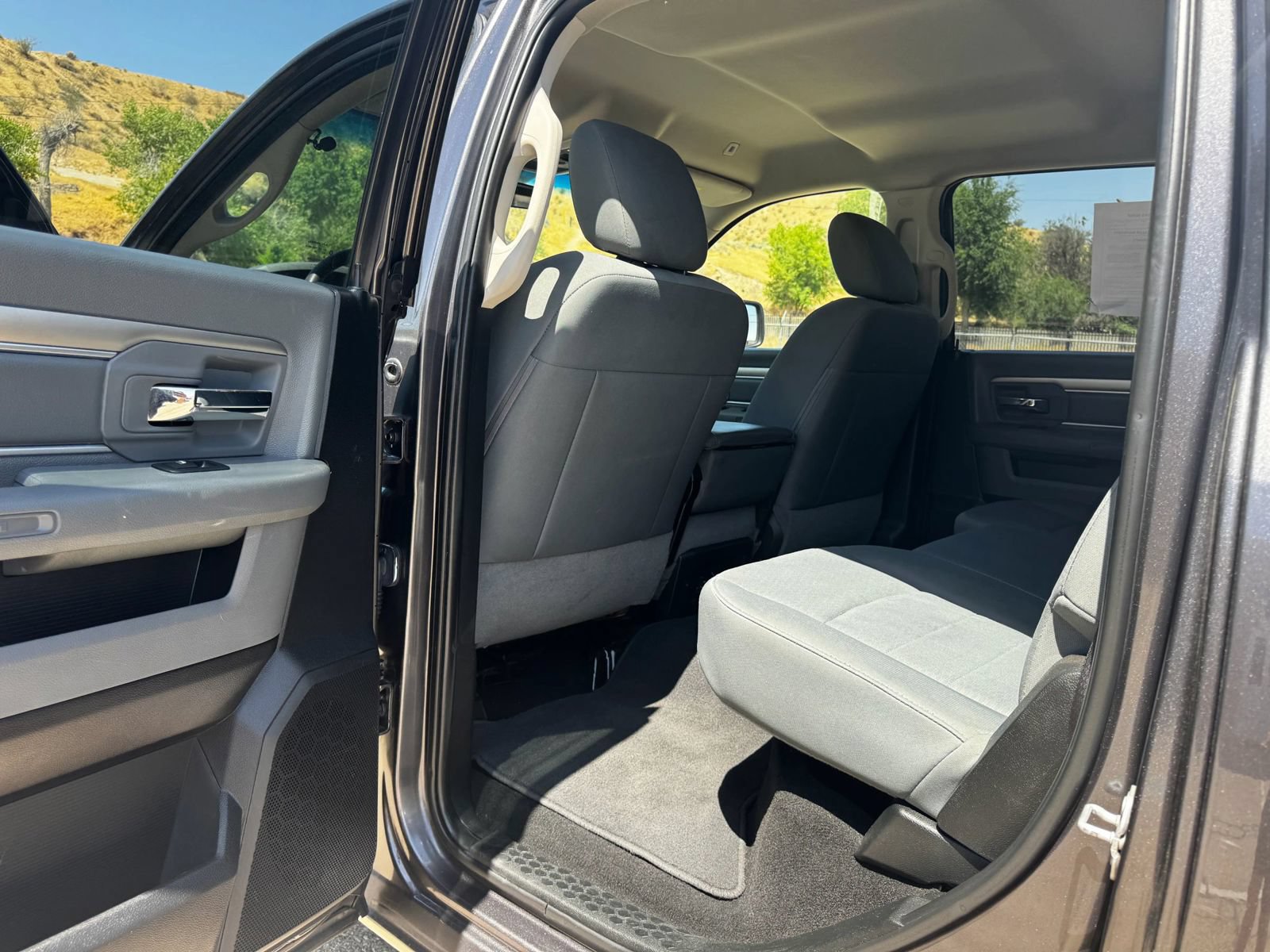 Used 2018 RAM 1500 Classic SLT AWD/4WD image 7
