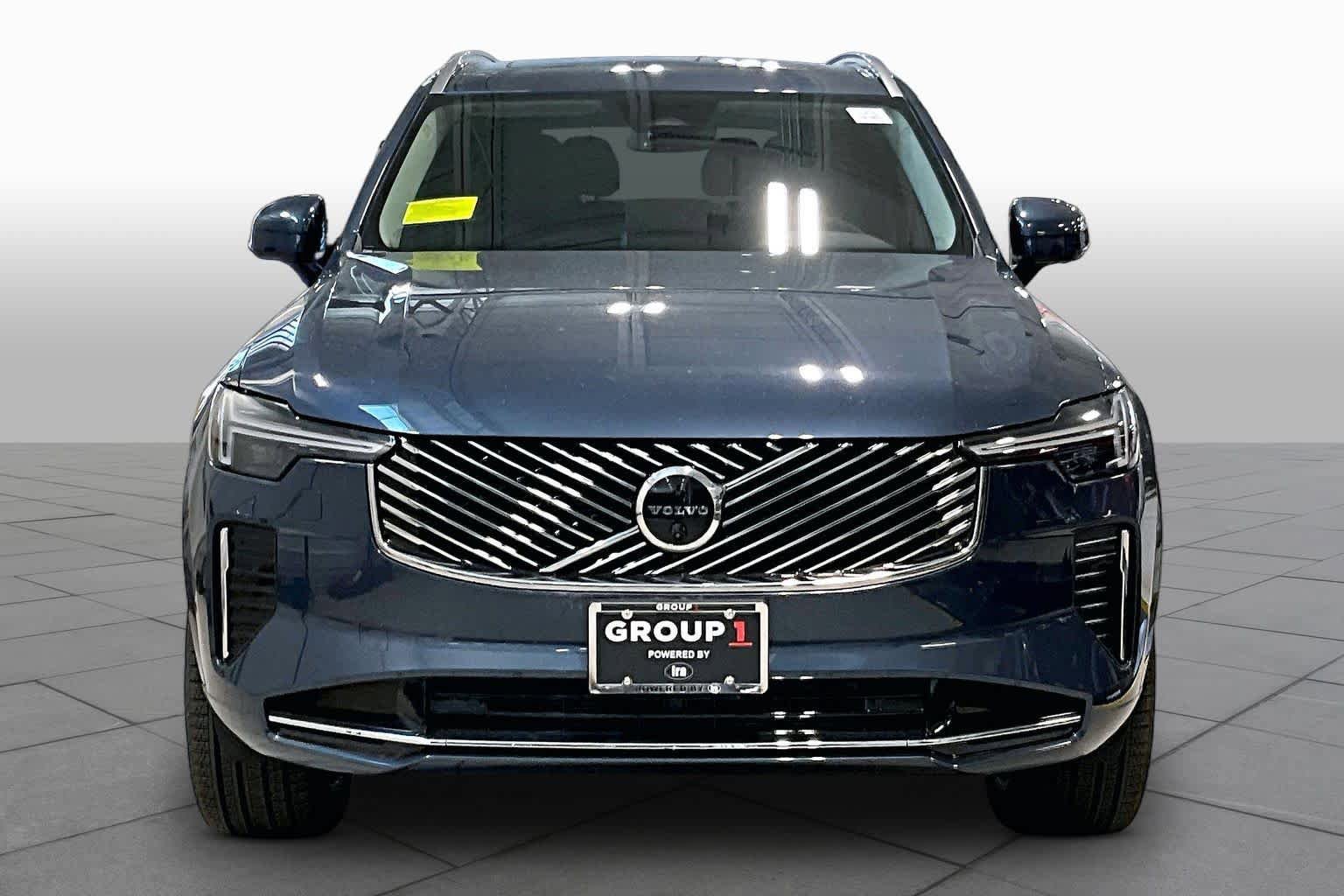 New 2026 Volvo XC90 B5 Plus w/ Protection Package Premier AWD/4WD image 2