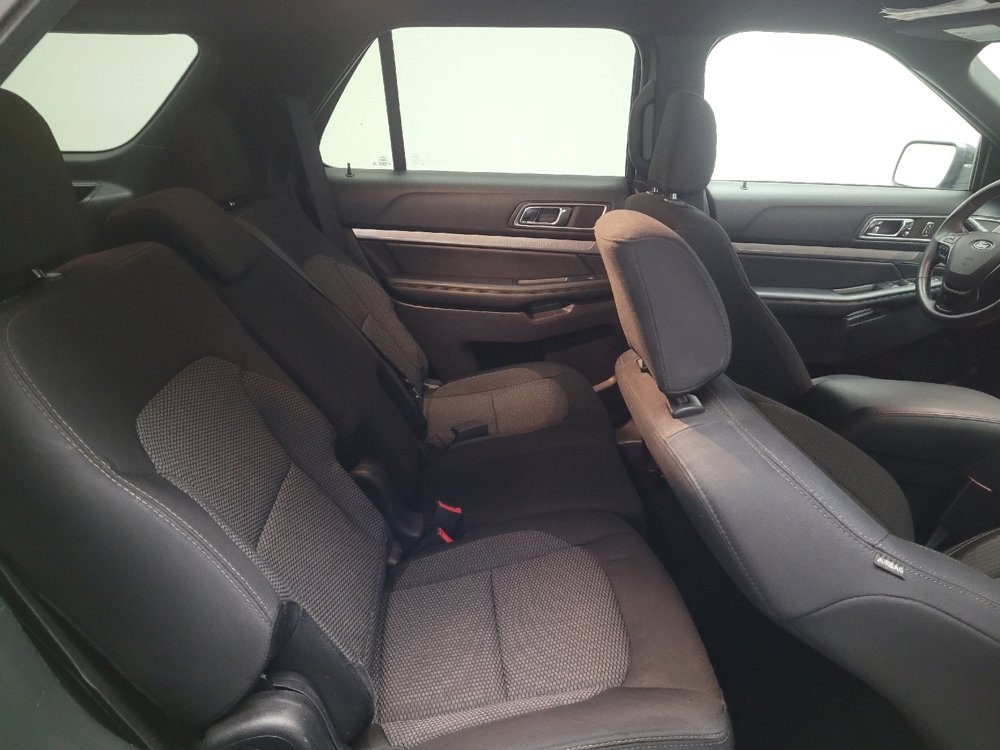 Used 2019 Ford Explorer XLT w/ Equipment Group 201A FWD image 19