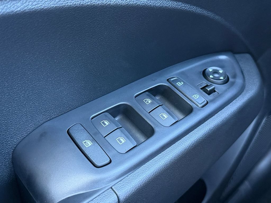 New 2026 Hyundai Venue SEL FWD image 19
