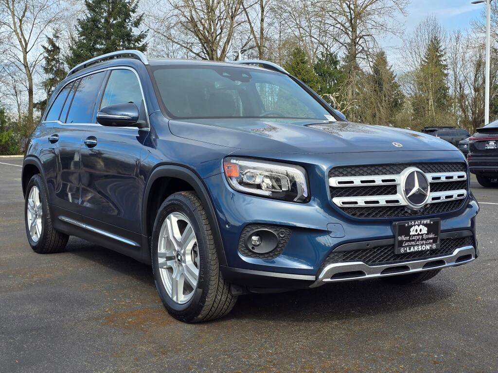 Used 2023 Mercedes-Benz GLB 250 4MATIC w/ Premium Package image 8