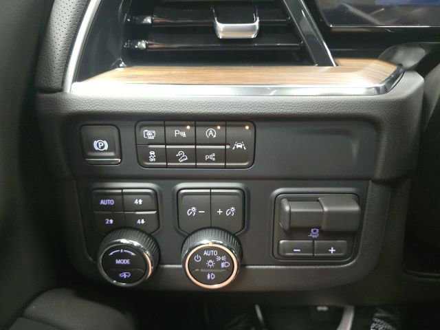 New 2026 Chevrolet Suburban High Country image 19