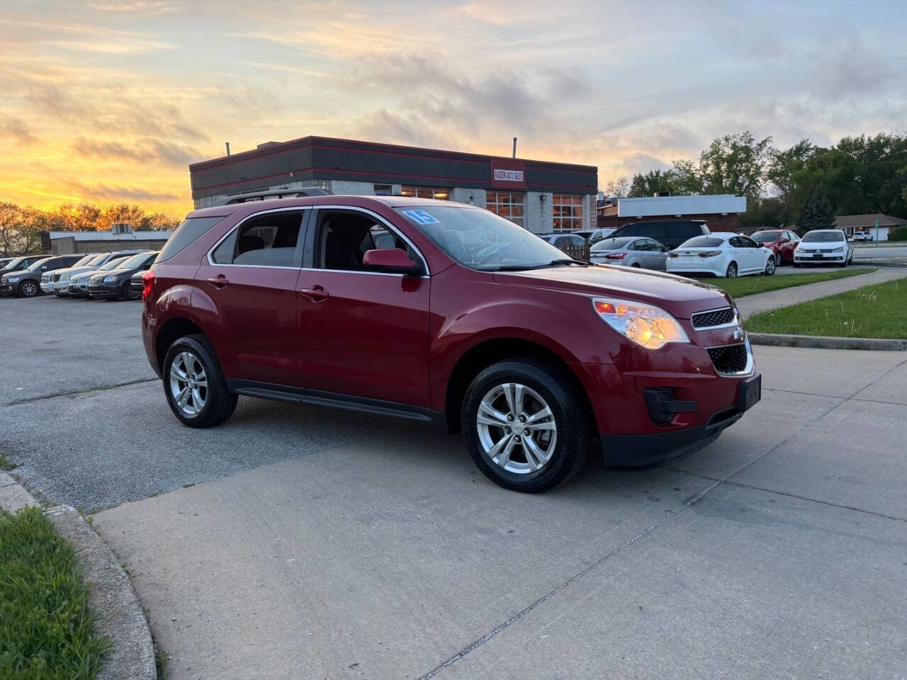 Used 2015 Chevrolet Equinox LT FWD image 2